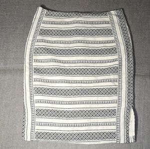 LOFT Black and White Geometric Pencil Skirt Size 4 Office Apparel